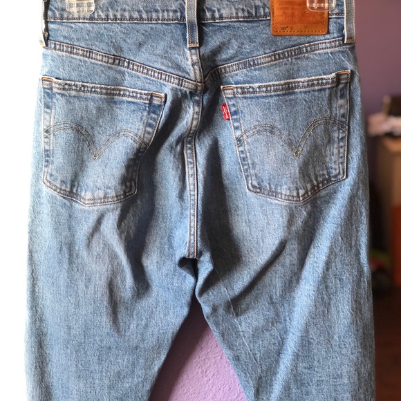 SOLD Levi’s 501 High Waist Nibbled Hem - Picture 4 of 8